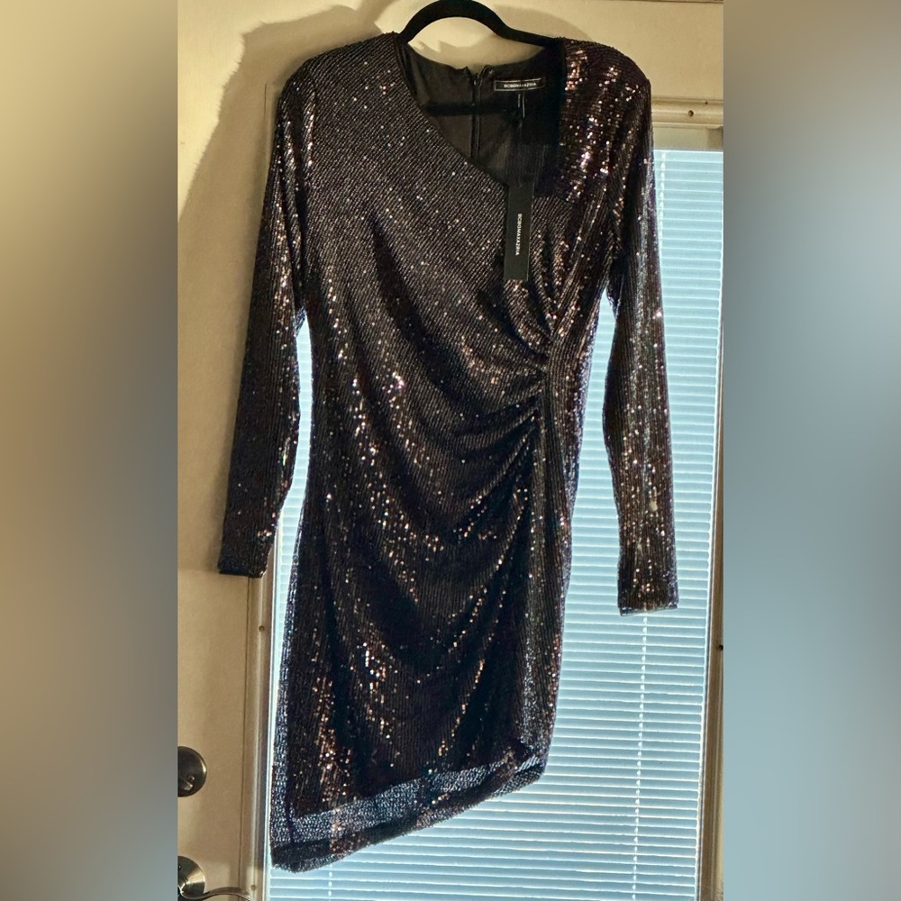 BCBGMAXAZRIA EVENING DRESS “NEVER WORN” Beautiful Sequence Highend details.